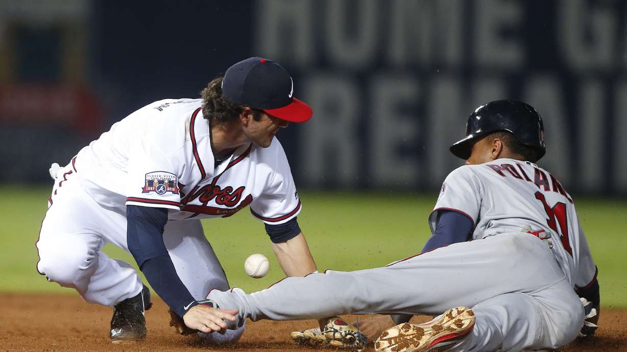 Gibson pitches first nine-inning complete game, Twins win