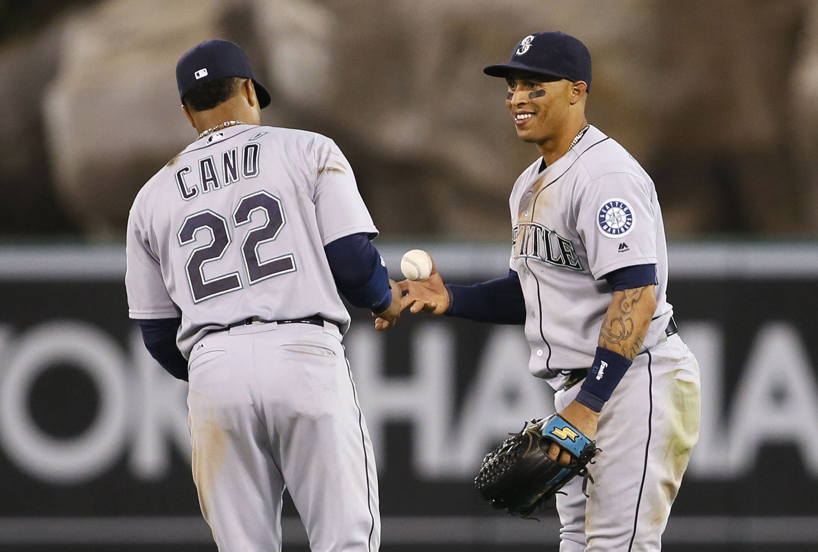 Mariners hold off Angels 4-3 for 10th win in 12 games