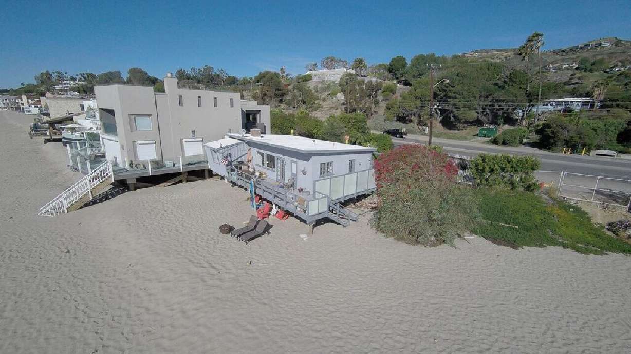 'Brady Bunch's' Jan sells home bought for $55K for $3.9M
