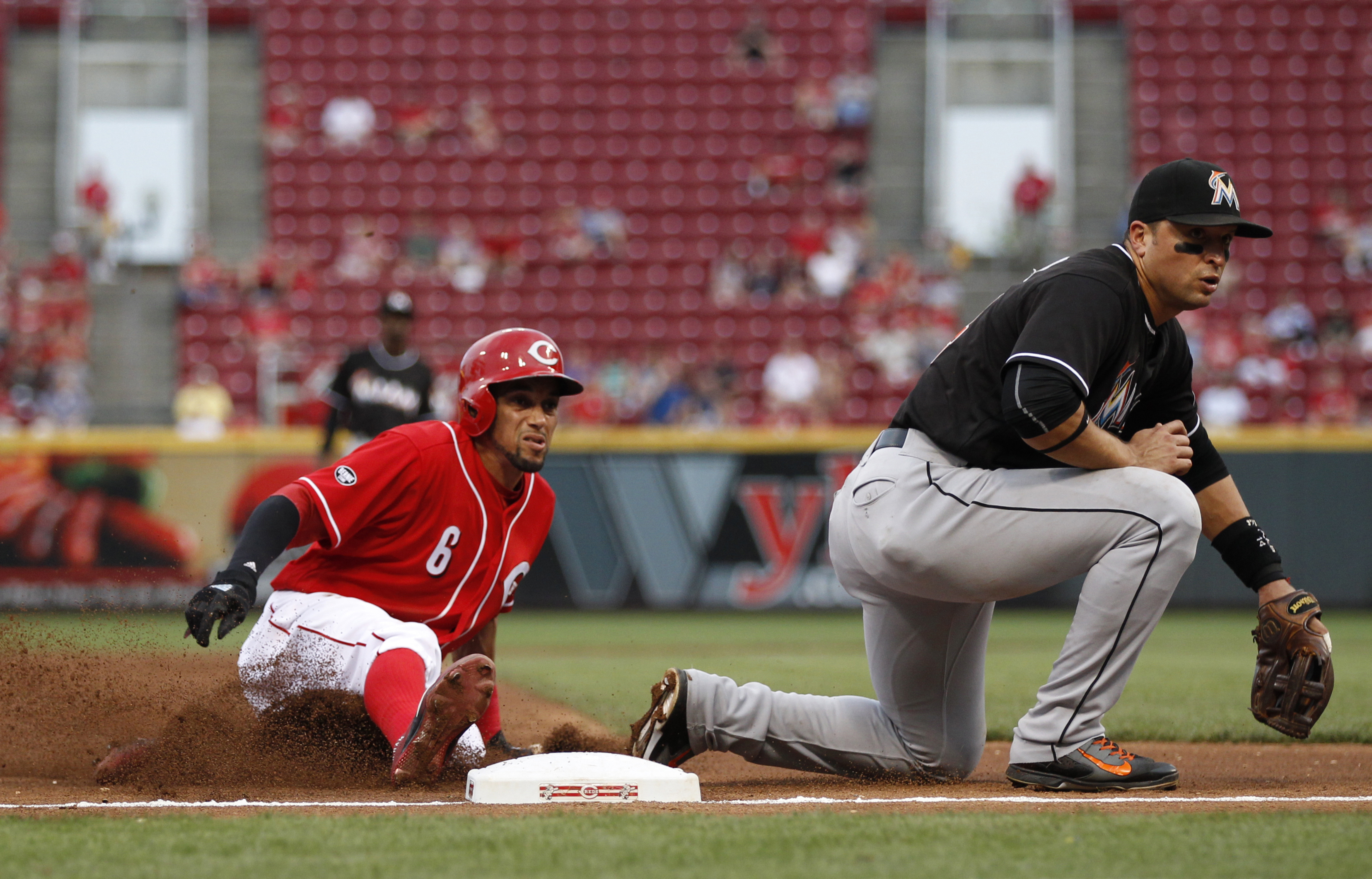 Cabrera's homer lifts Reds to 5-4 win over Marlins