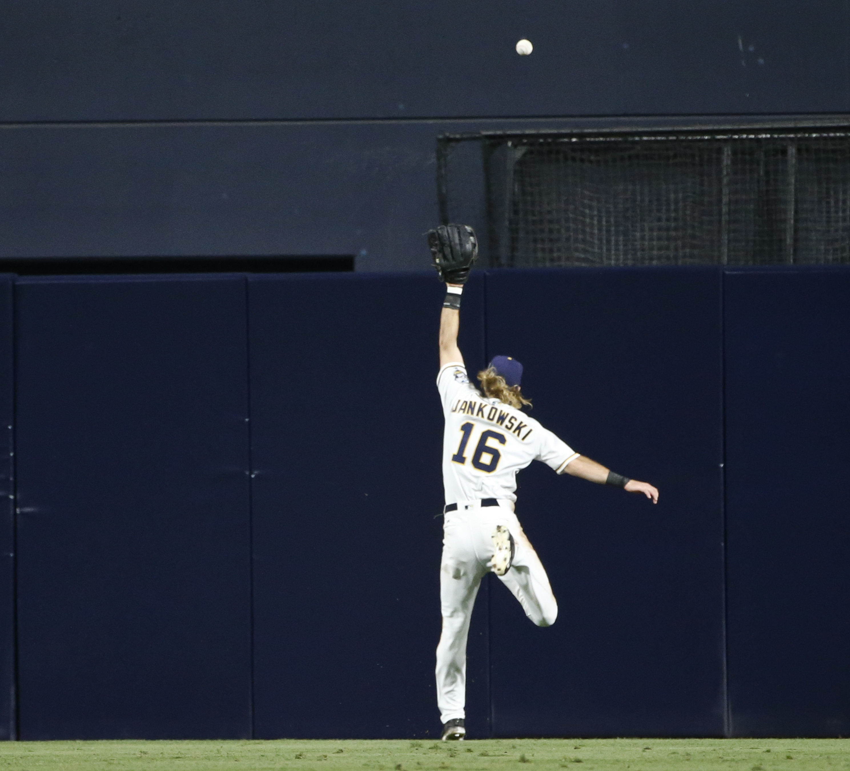 Dickerson's 3-run double lifts Padres past Diamondbacks, 9-8