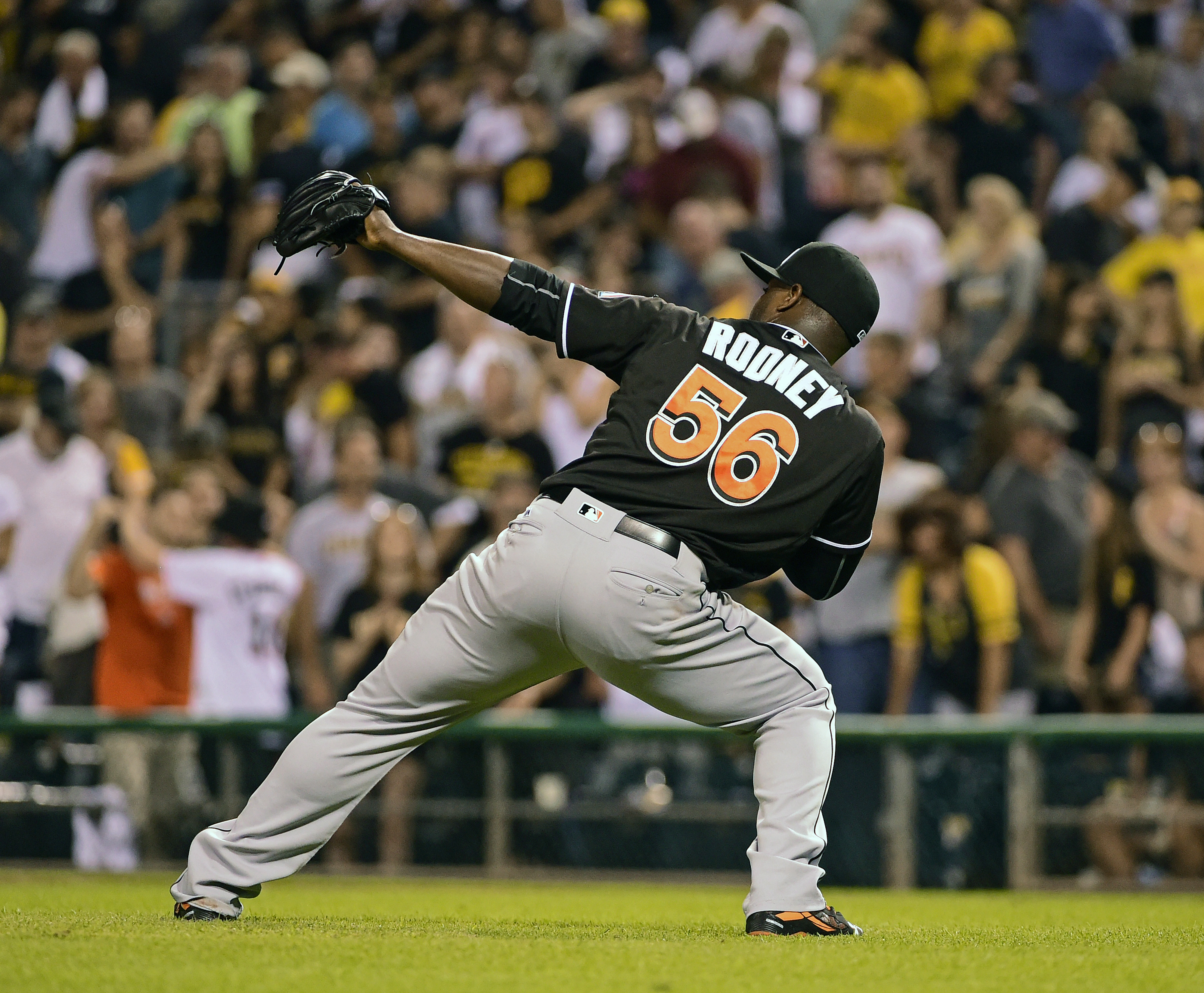 Andino, Marlins hold off Pirates in 9th inning