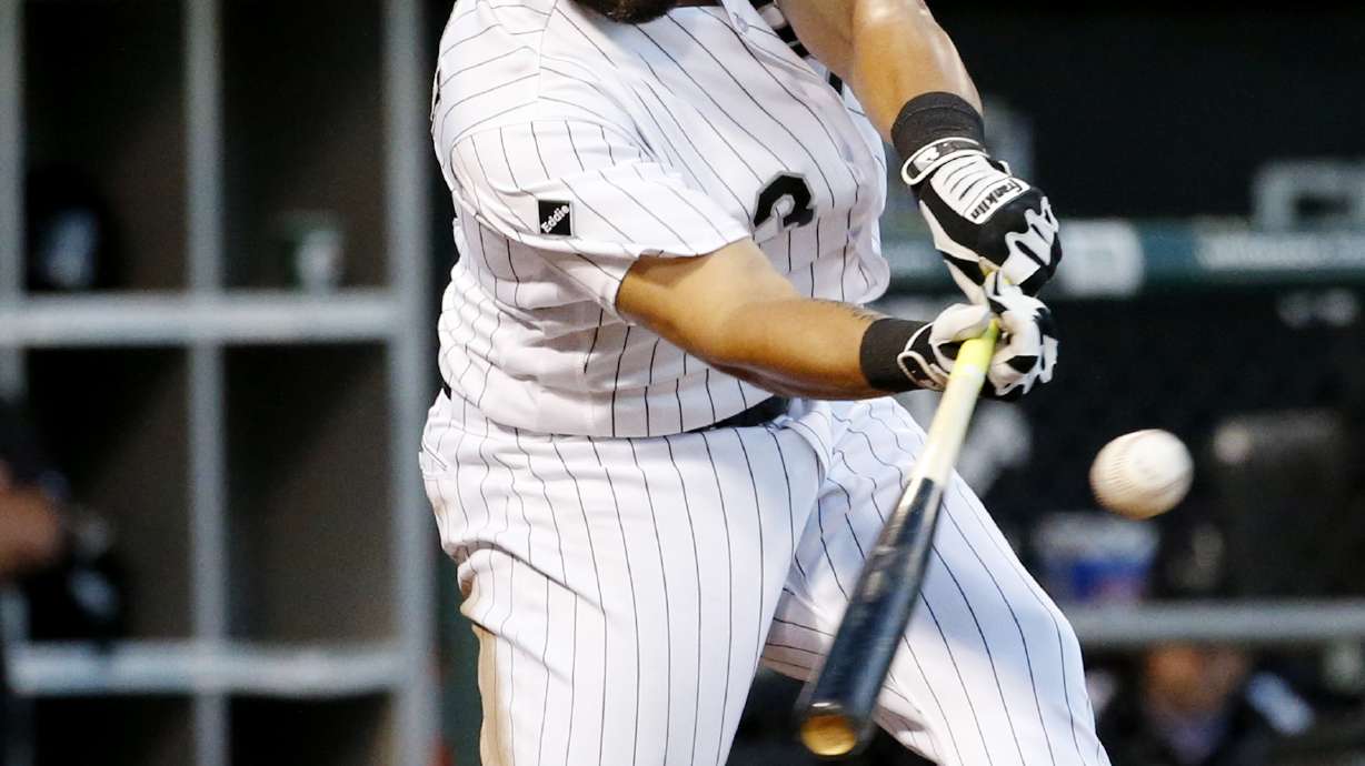 Sale ends drought with 8 scoreless, White Sox beat A's 6-2