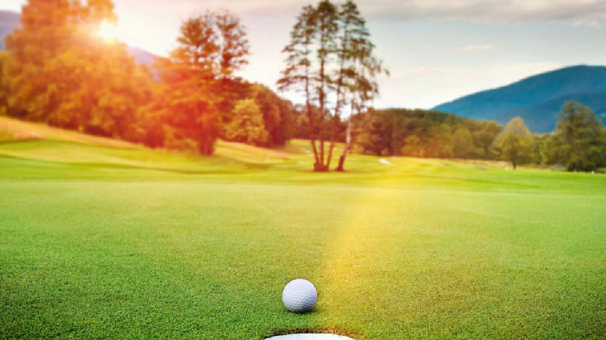 1 hospitalized after being stabbed during scuffle at golf course, 1 arrested