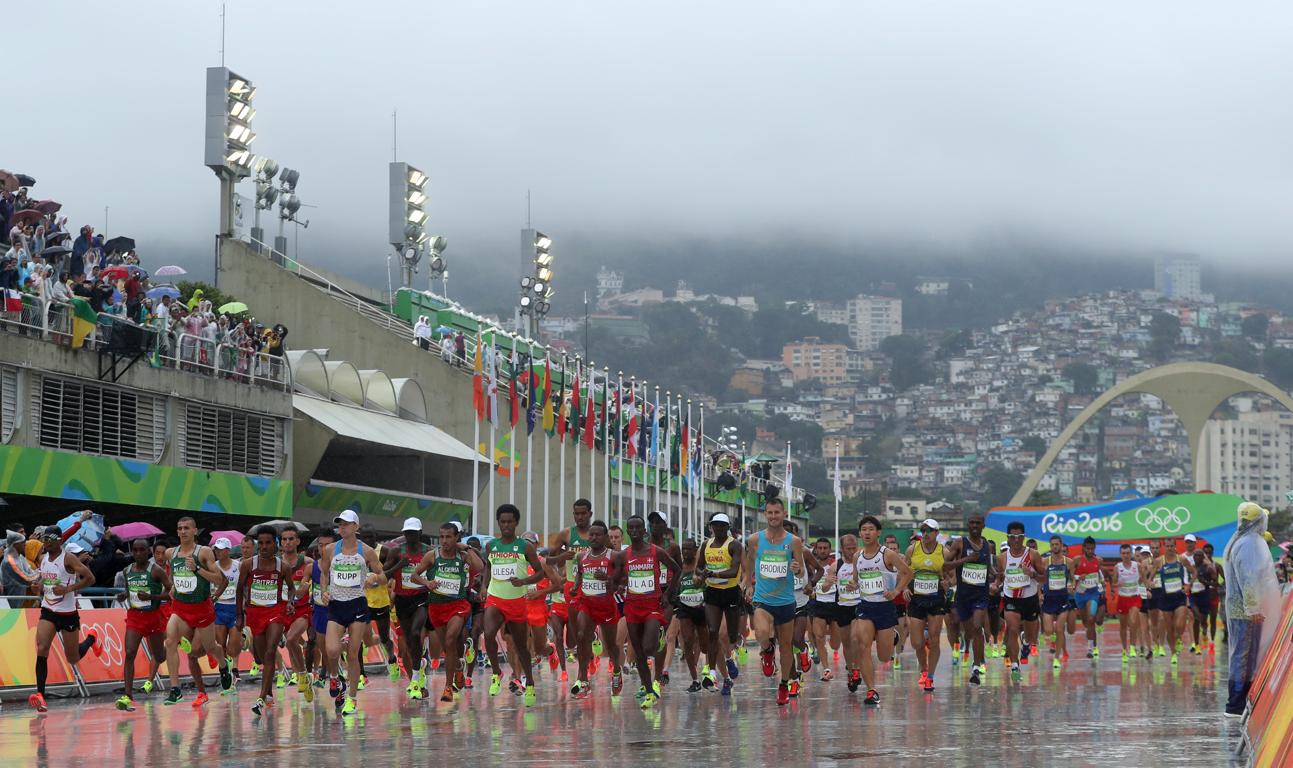 The Latest: Rio Games close with samba-fueled Carnival party