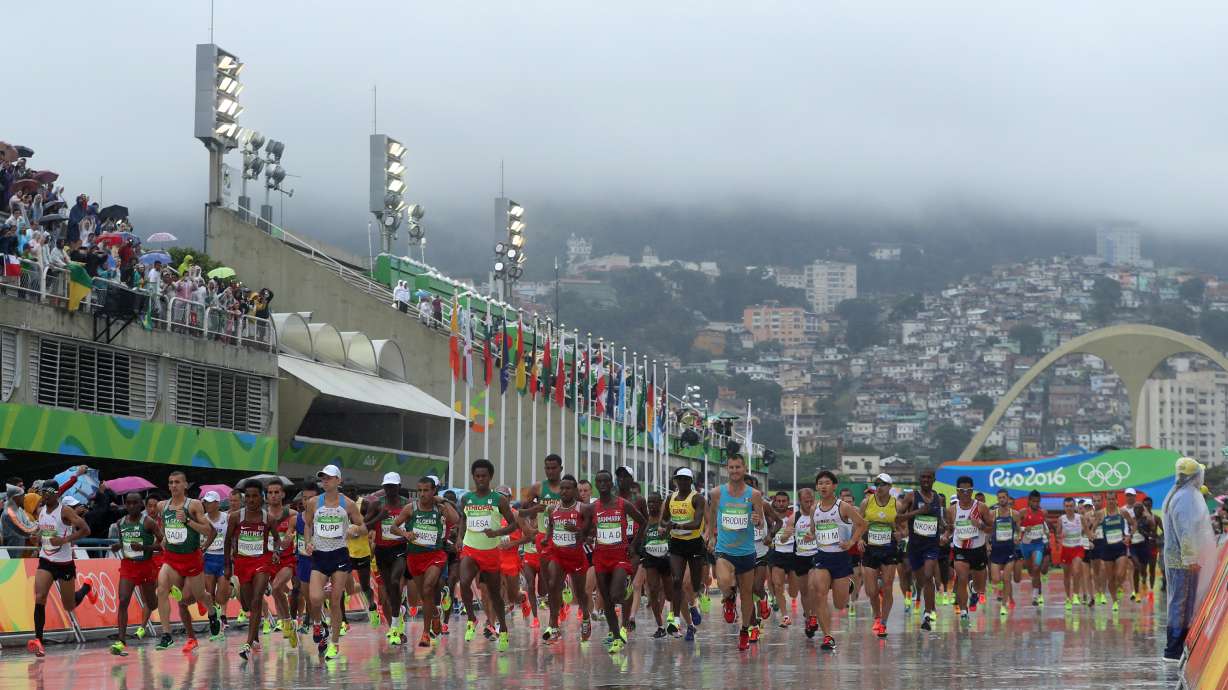 The Latest: Rio Games close with samba-fueled Carnival party
