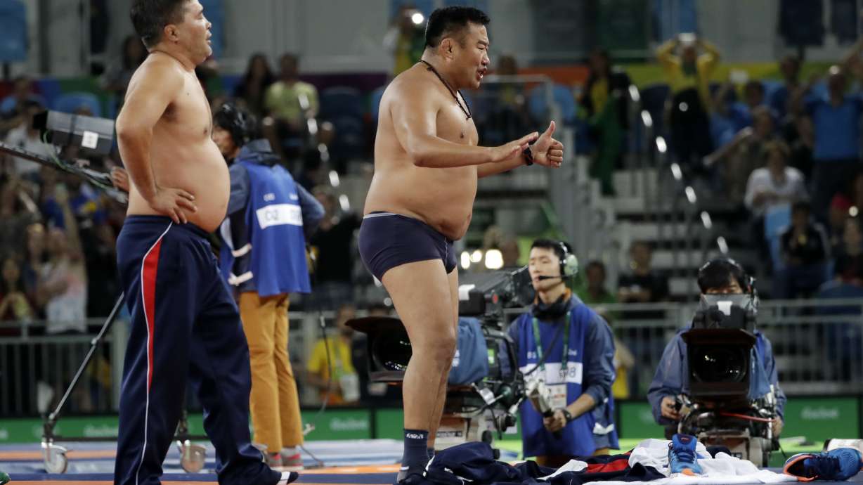 Mongolia's Olympic wrestling strip gets public backing