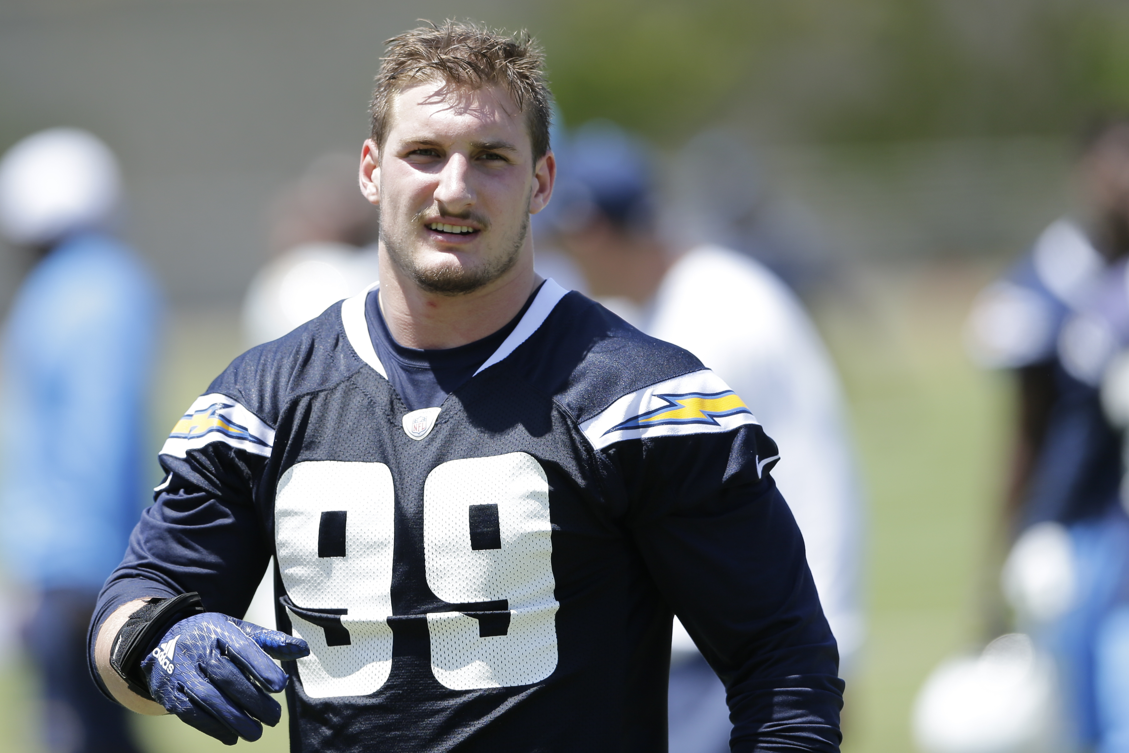 With no deal, Chargers withdraw offer to first-rounder Bosa