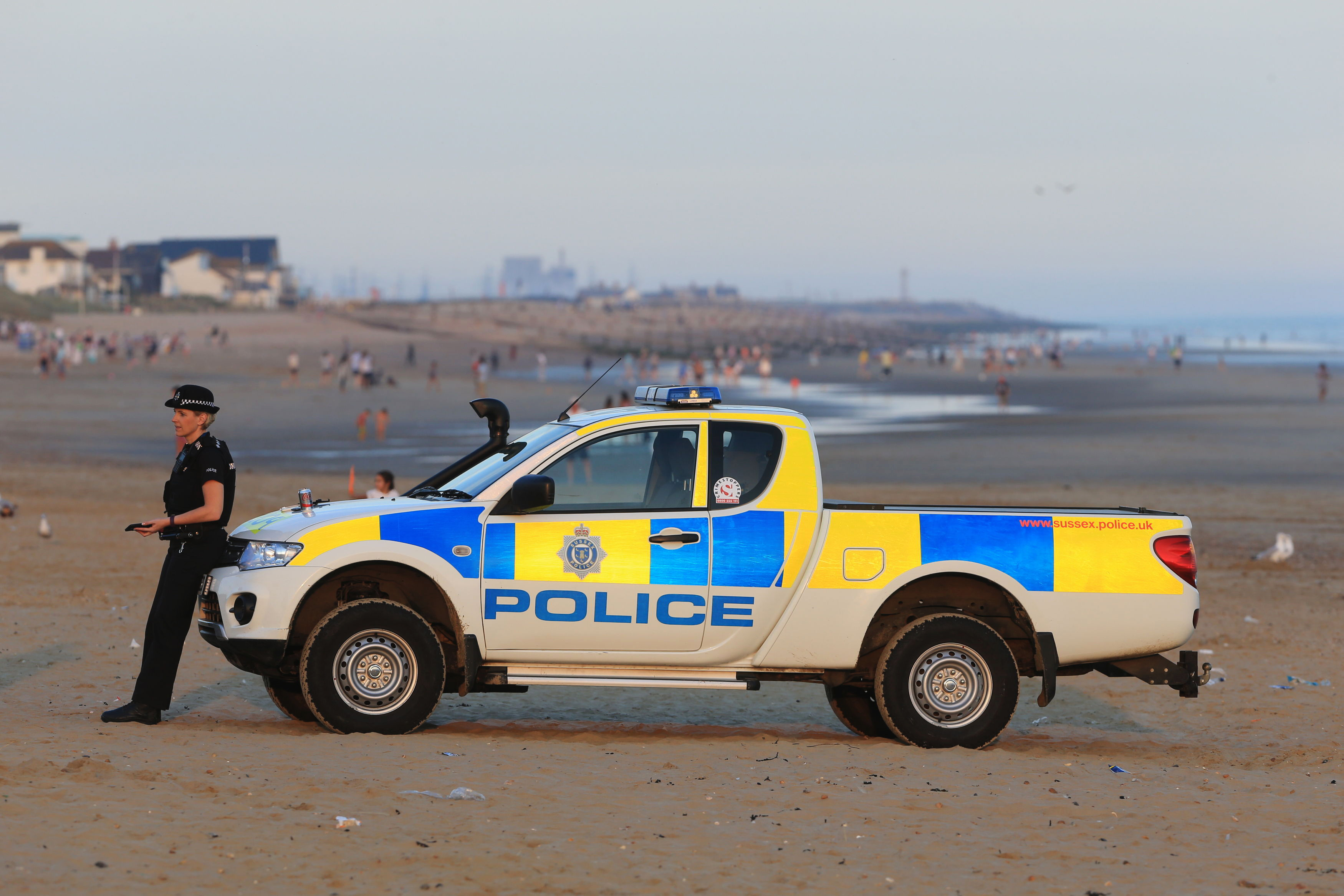 5 men drown off British beach without lifeguard