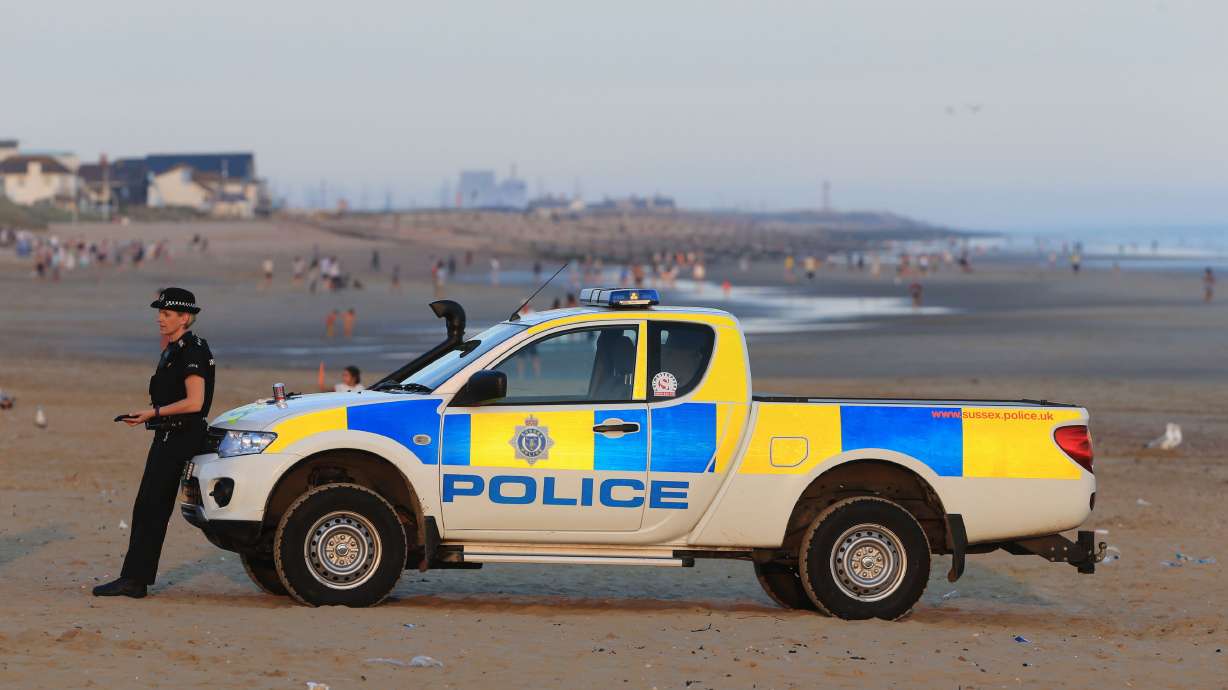 5 men drown off British beach without lifeguard