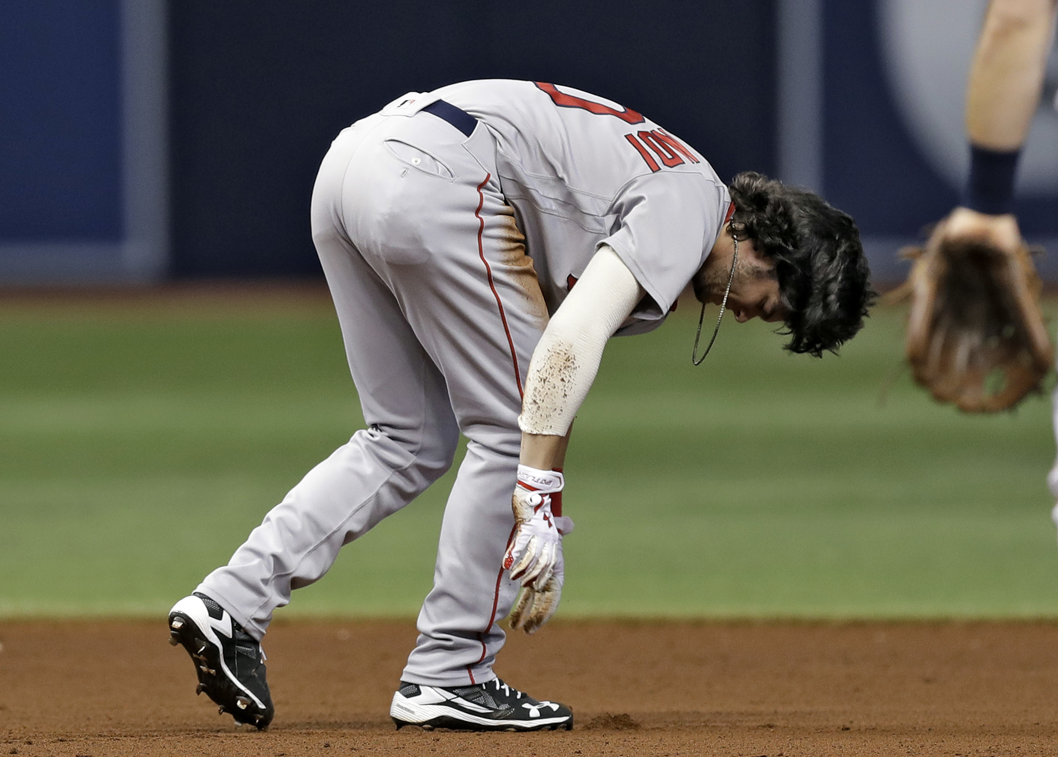 Red Sox place OF Andrew Benintendi on DL with knee sprain
