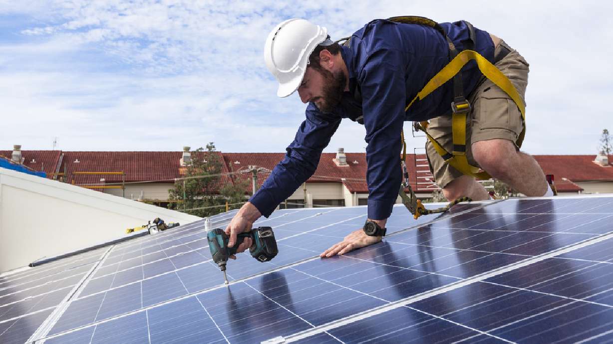 Solar options: Solar sales firm, solar contractor or DIY?