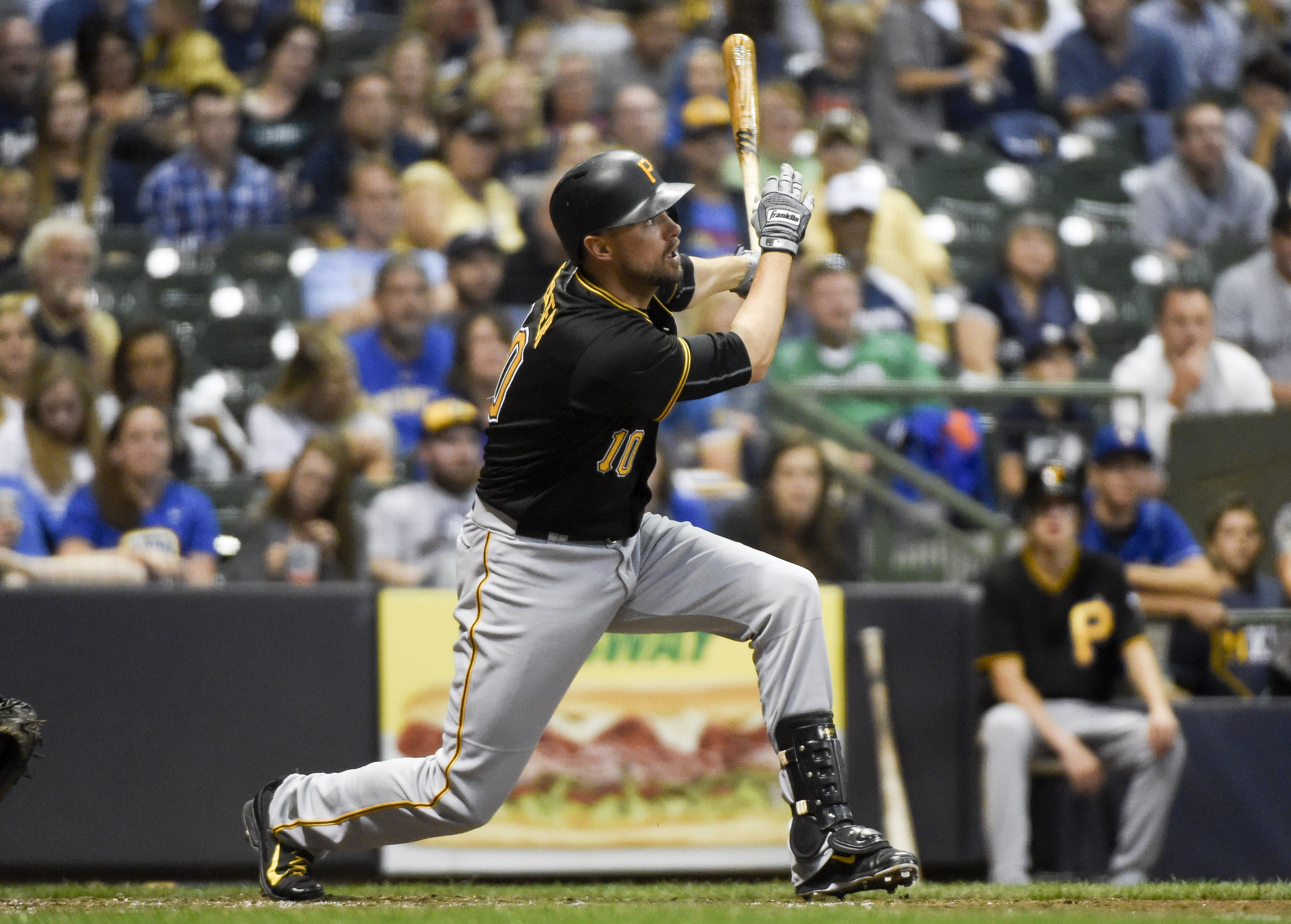 Jordy Mercer hits grand slam, Pirates hold off Brewers 5-3