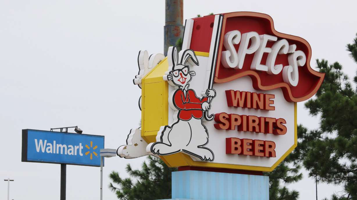 Wal-Mart takes Texas to court to crack liquor-sales market