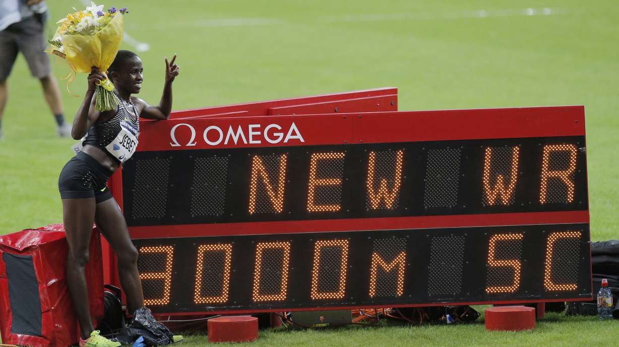 Ruth Jebet sets world record in 3,000-meter steeplechase
