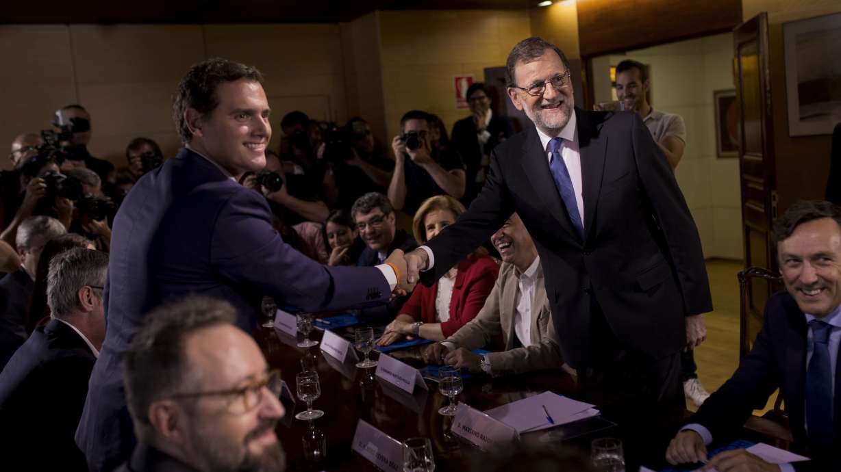 Spanish conservatives sign deal with smaller party