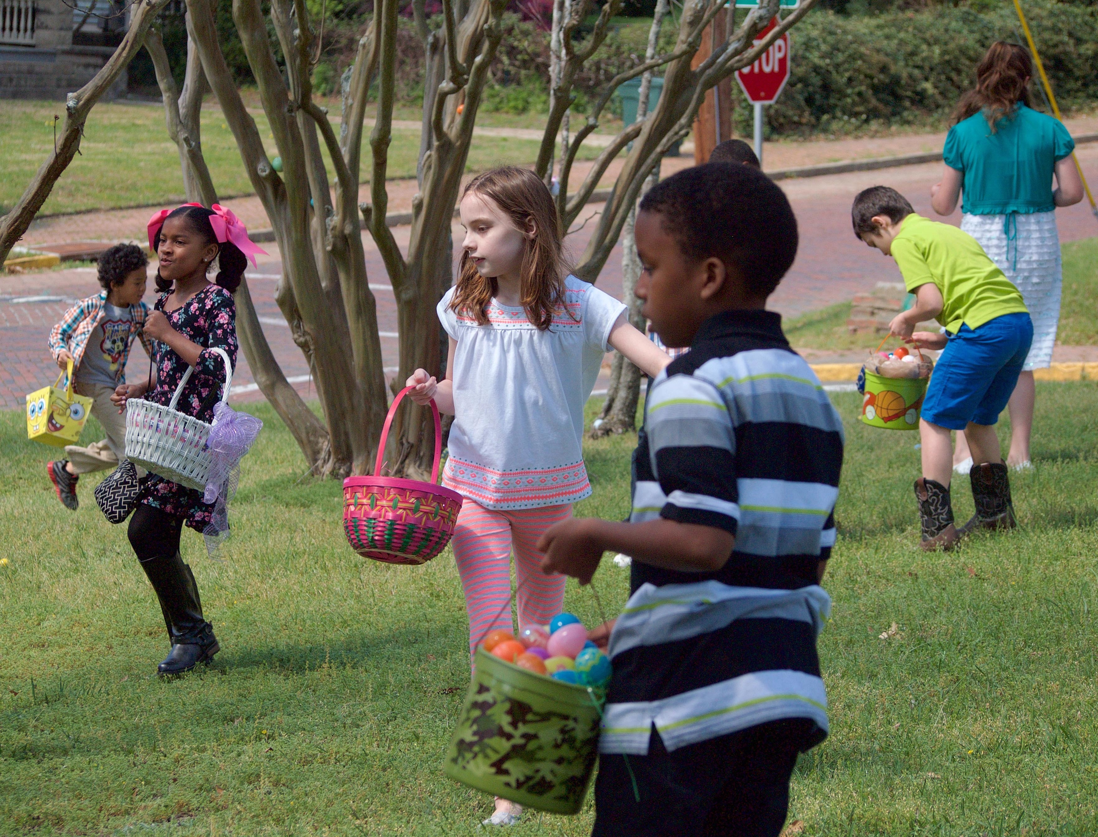 Neighbor churches, split on race lines, work to heal divide