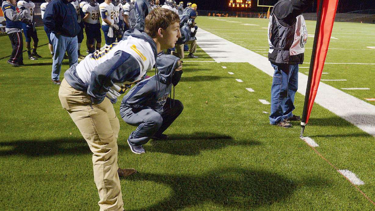 Playing with sports concussion doubles recovery time, study shows