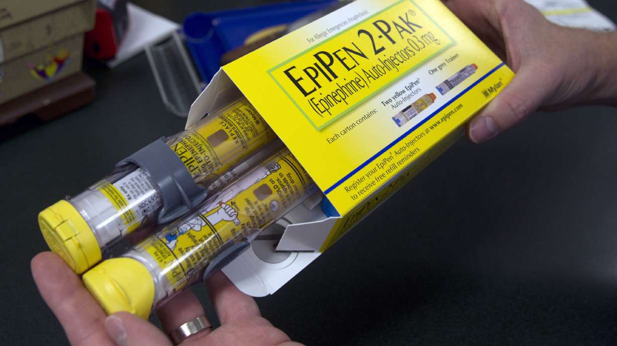 20 Democratic senators blast steep price hike for EpiPens