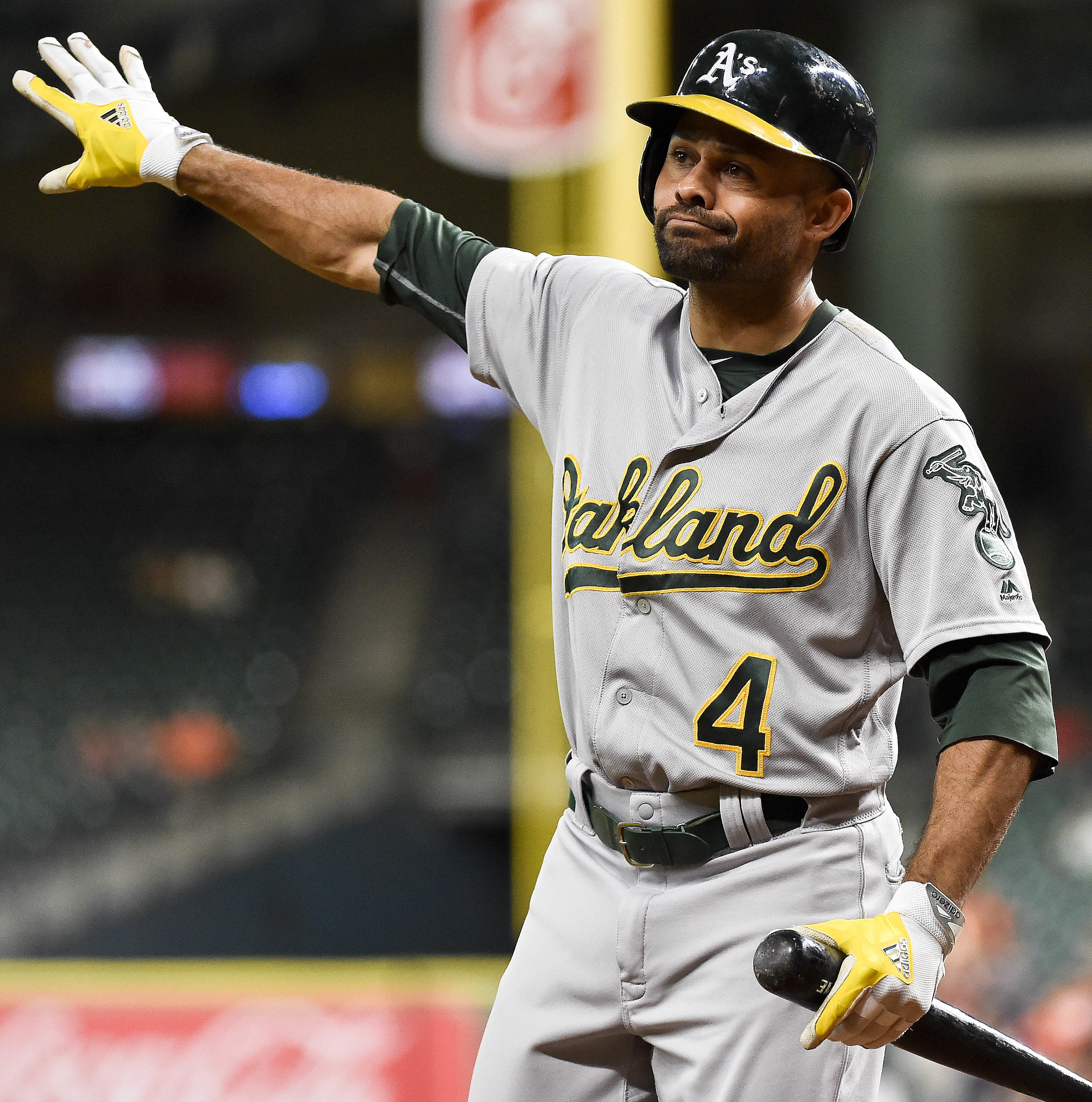 AP Source: Indians, Athletics agree to trade Coco Crisp