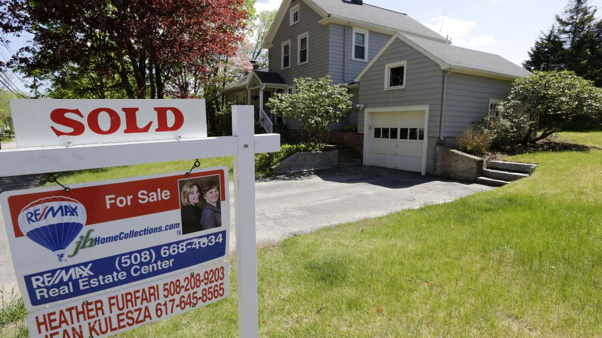 Pending US home sales strengthened in July