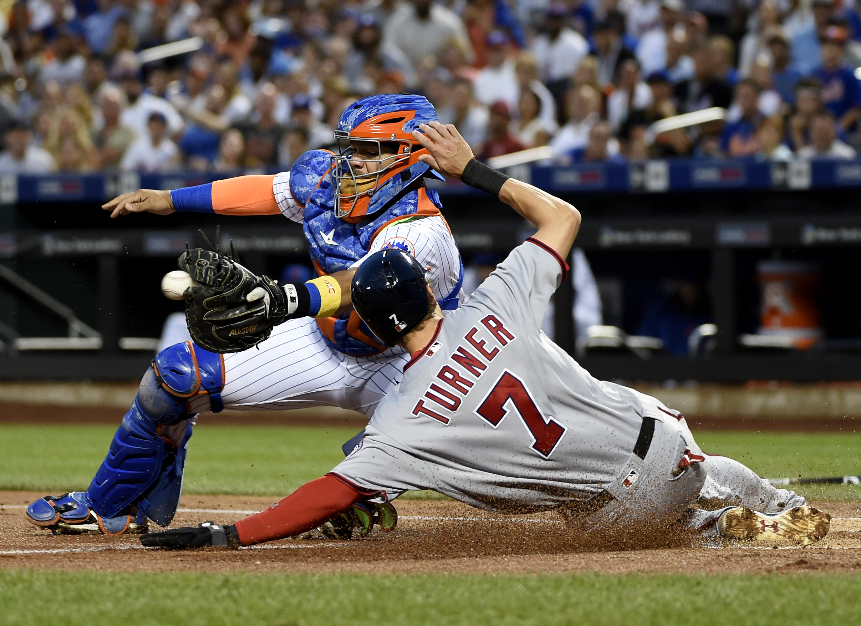 Harper, Nats win 4th in row, steal it from Syndergaard, Mets