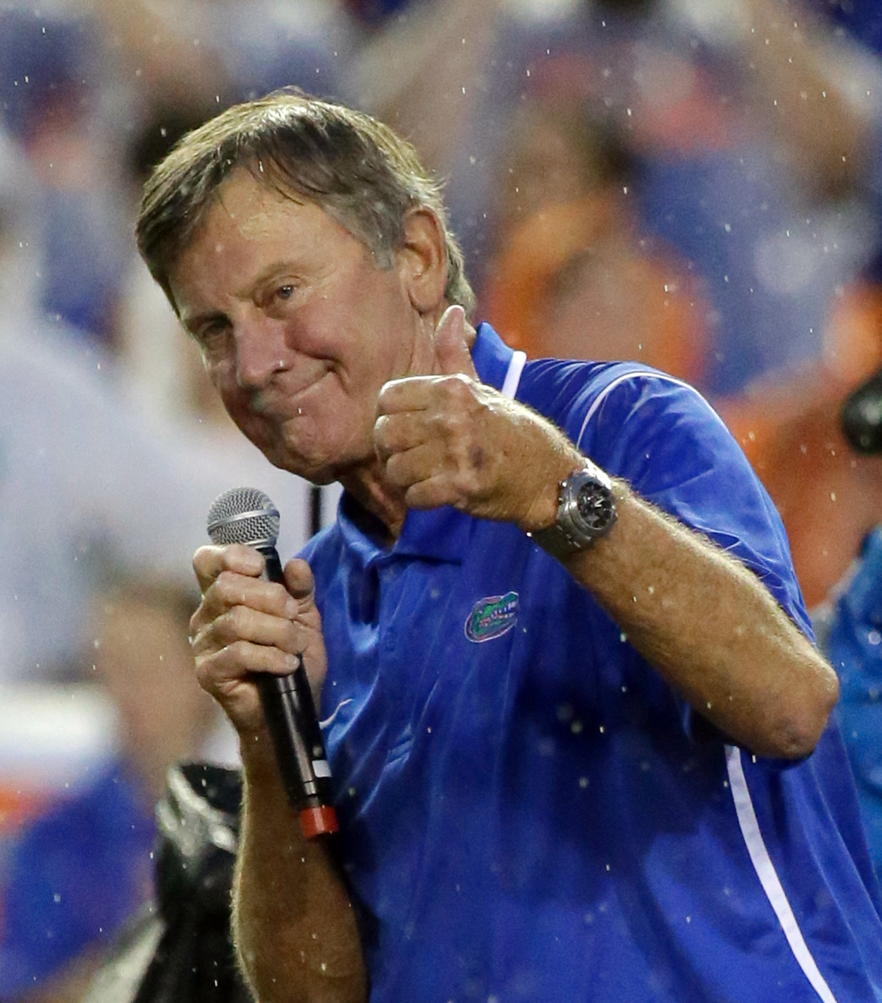 Steve Spurrier throws Bolt's 'To The World' pose after honor