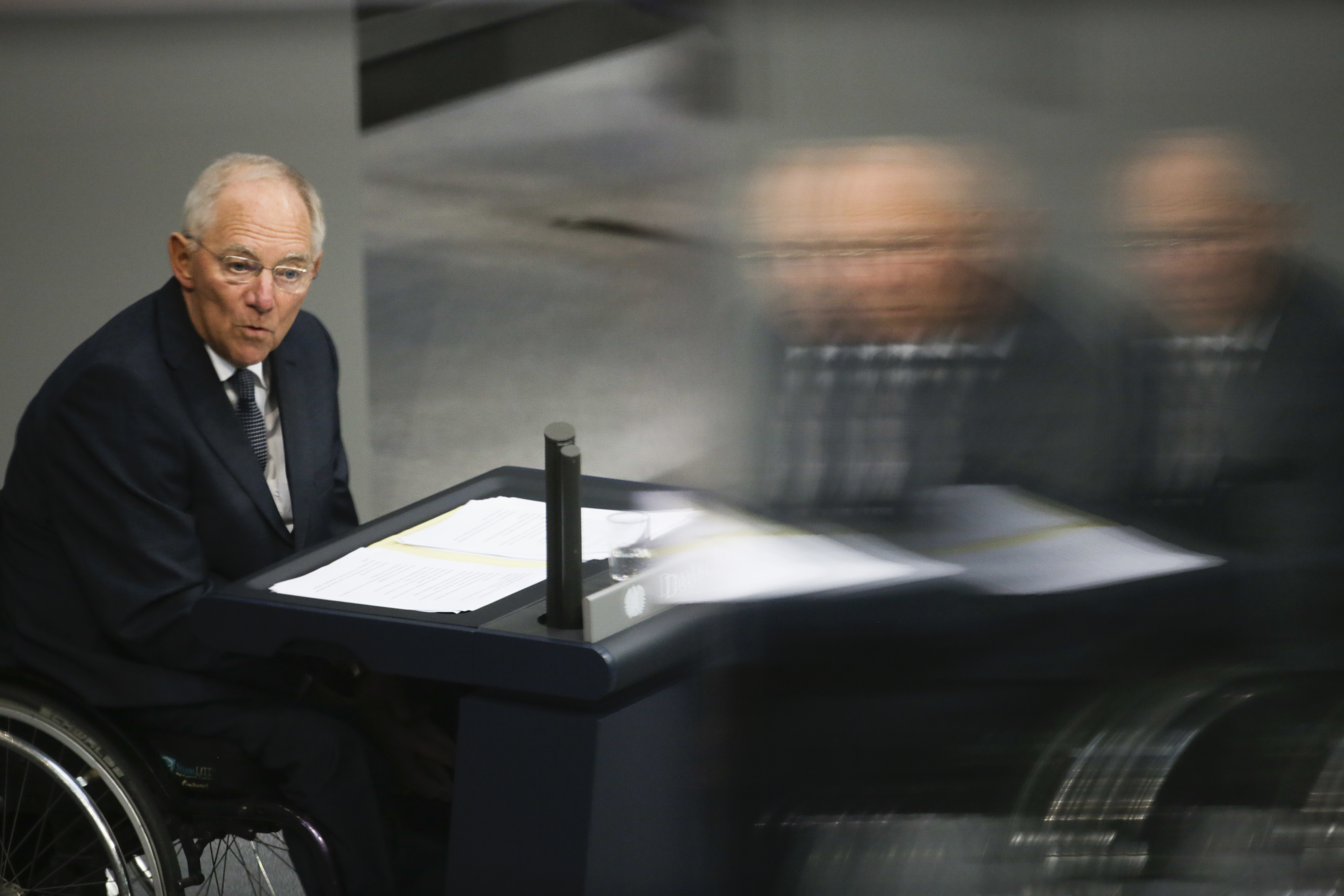 Germany to raise spending, keep budget balanced in 2017