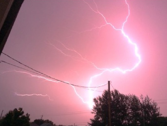 User submitted photos: Incredible lightning, sunsets