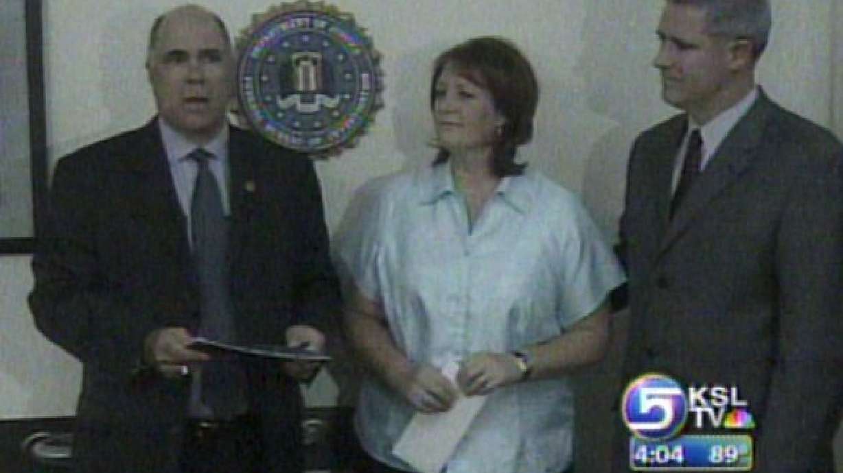 Couple Honored for Helping Catch Bank Robber