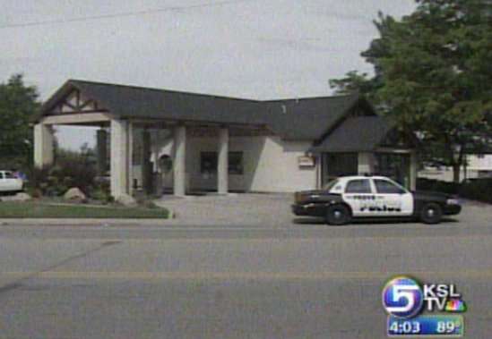 Couple Honored for Helping Catch Bank Robber