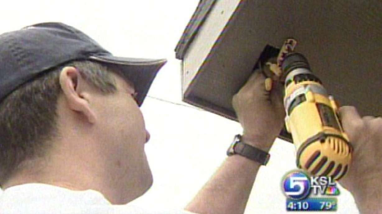 Thousands Turn Out for United Way Day of Caring