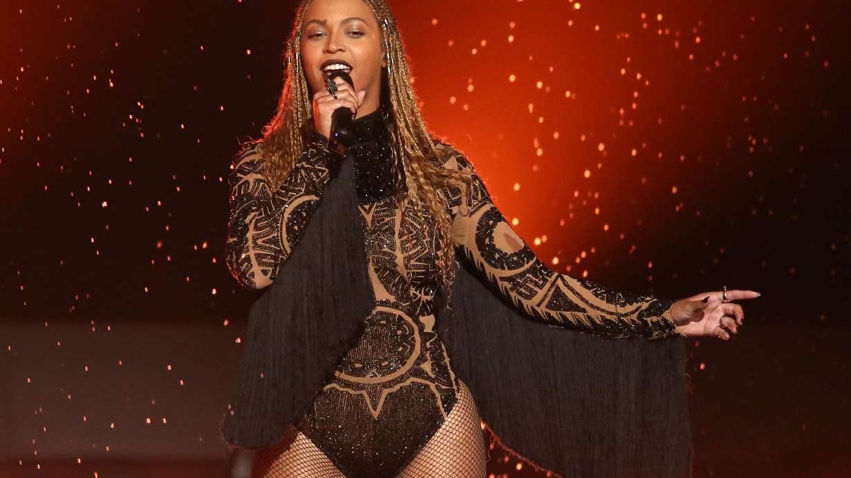 Beyonce interrupts show to help backup dancer get engaged
