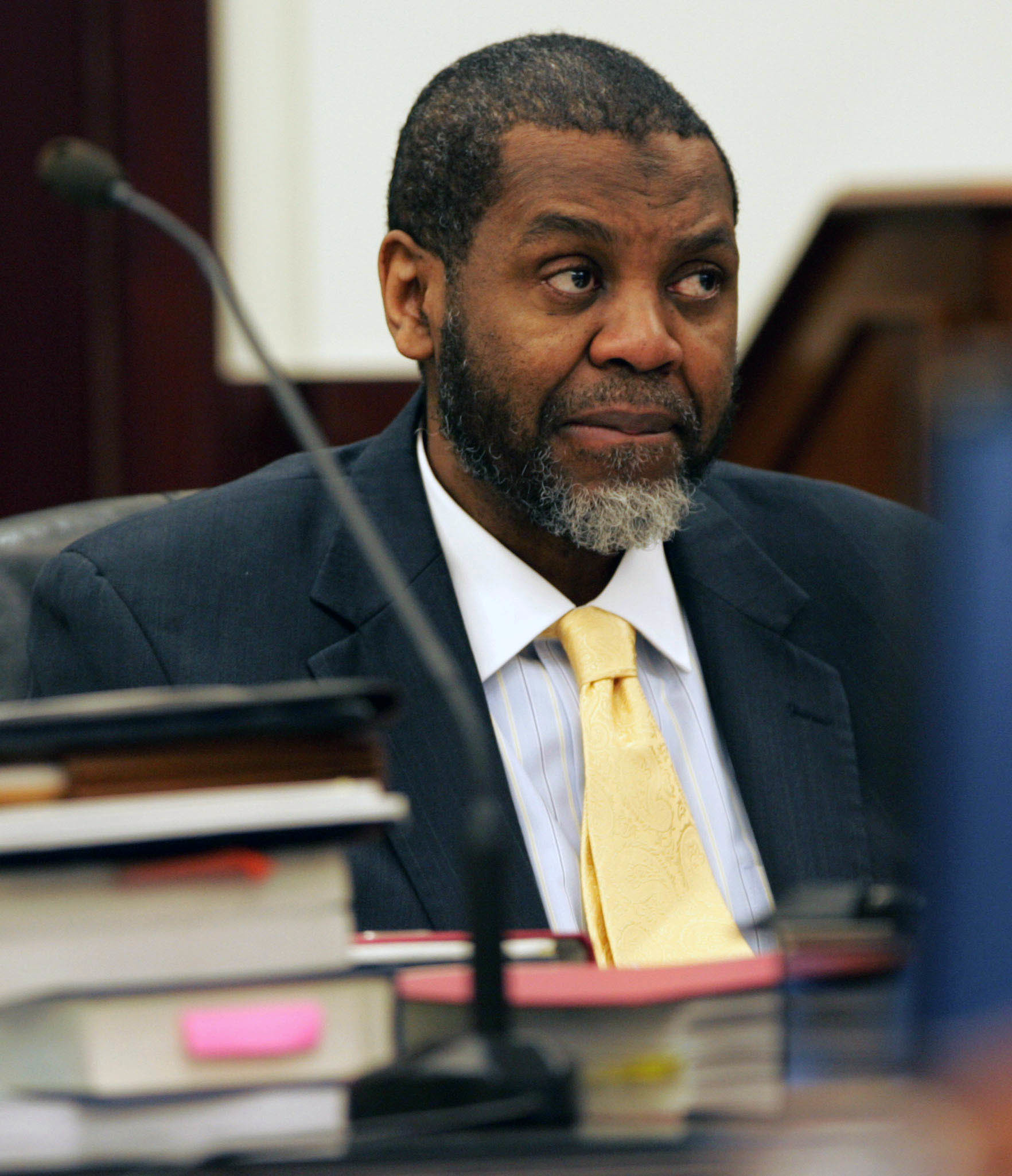 New hearing for man convicted notorious in cold-case deaths