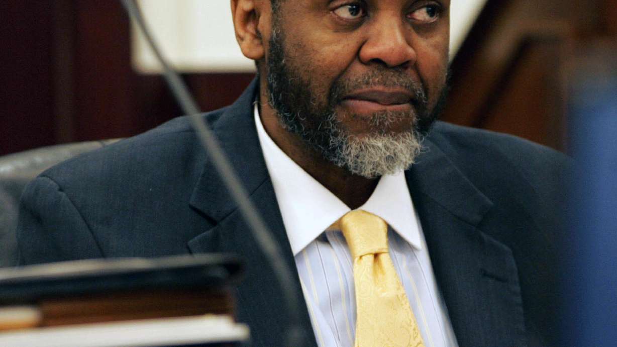 New hearing for man convicted notorious in cold-case deaths