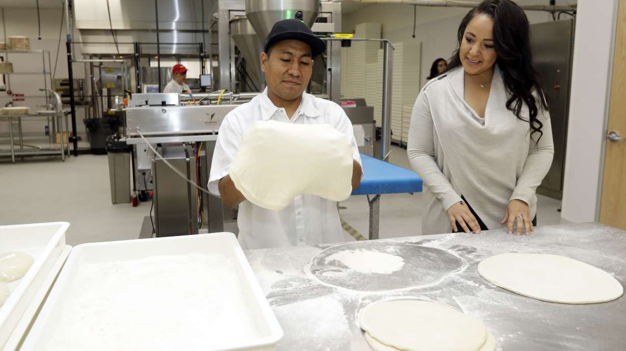 Hungry startup uses robots to grab slice of pizza