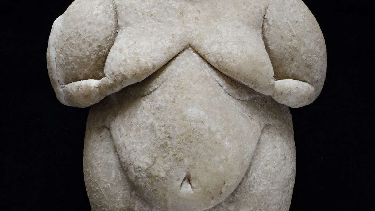 8,000-year-old female figurine uncovered in central Turkey
