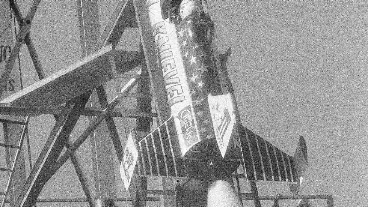 The Latest: Daredevil successfully jumps rocket over canyon