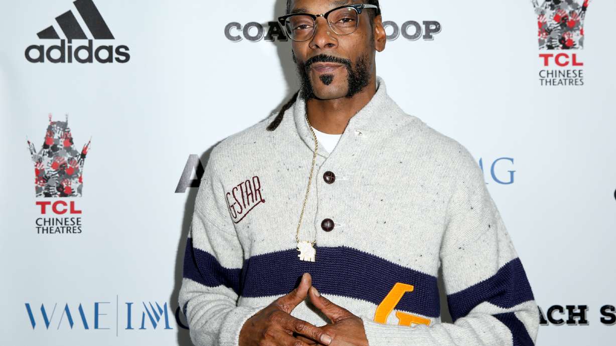Snoop Dogg honored in politically charged BET Hip-Hop Awards