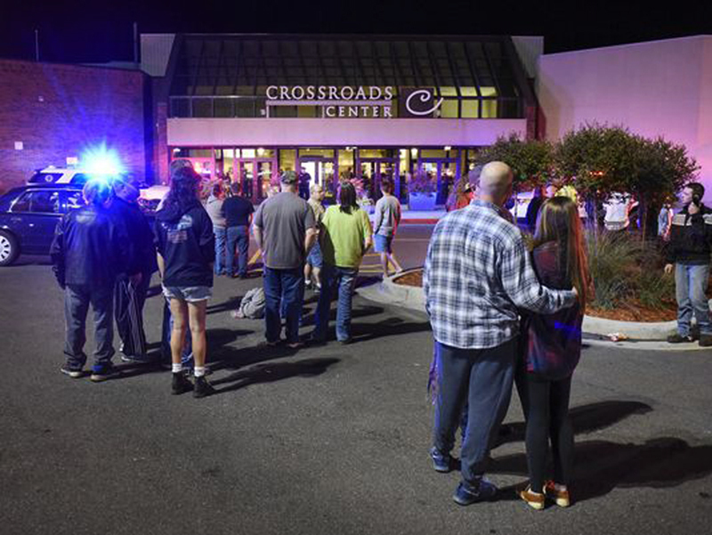 8 people injured during stabbing attack at Minnesota mall