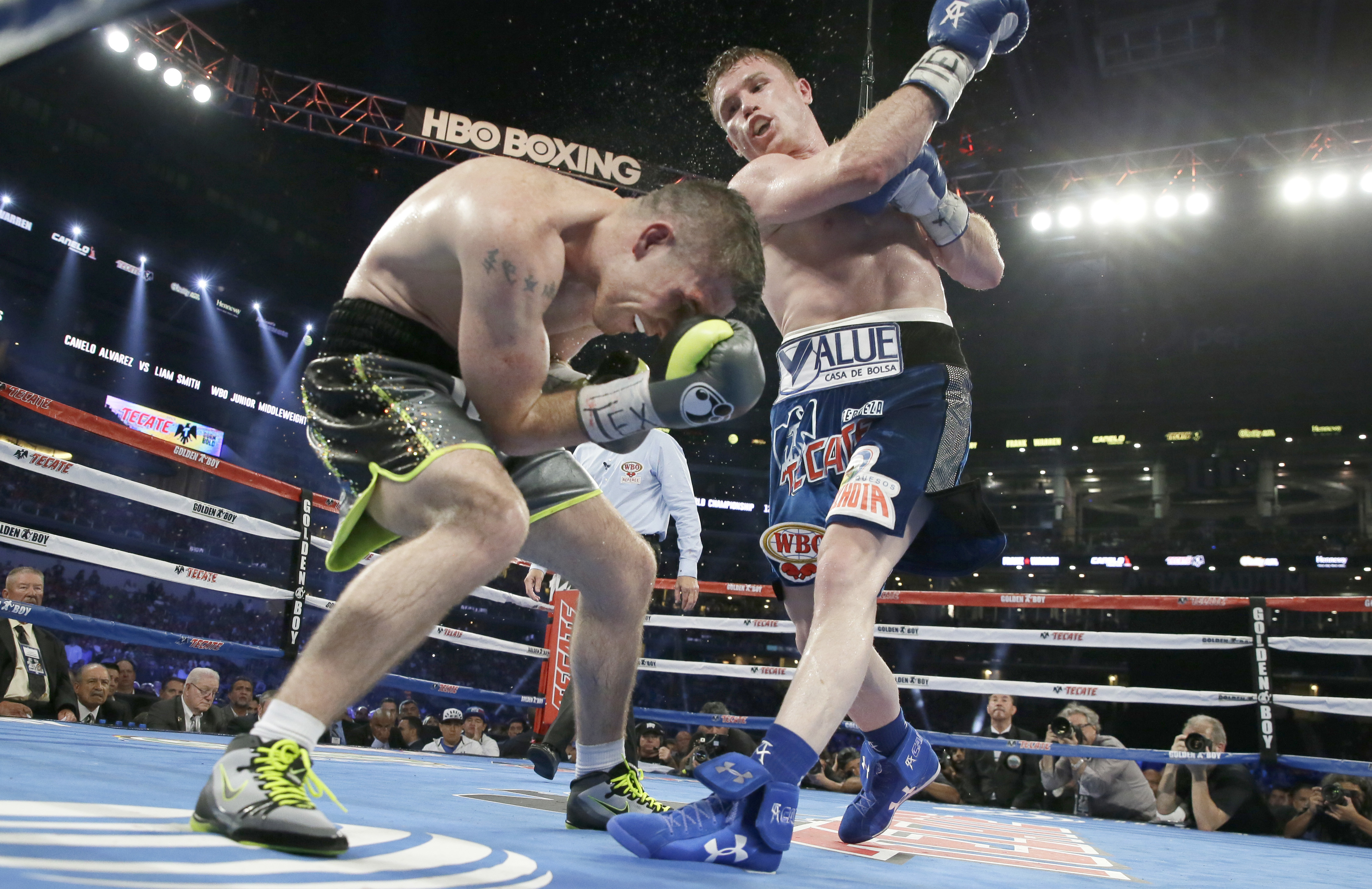 Canelo Alvarez has broken thumb, won't fight again in 2016