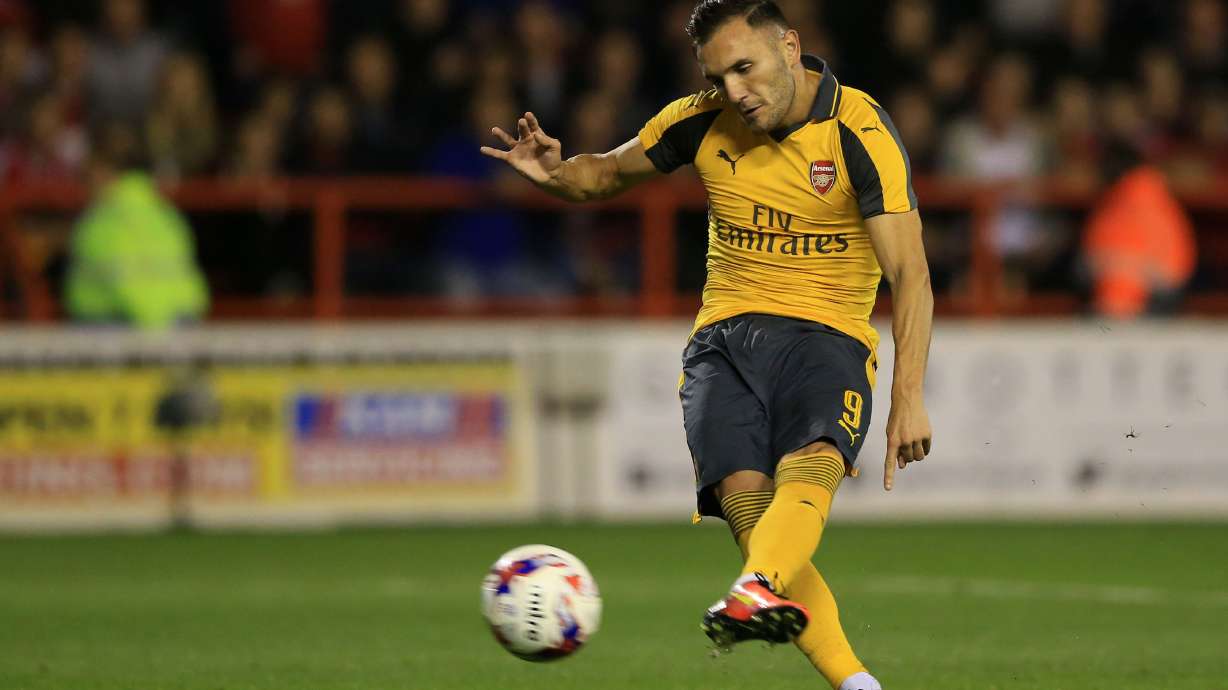 Chelsea, Liverpool stay on course in English League Cup