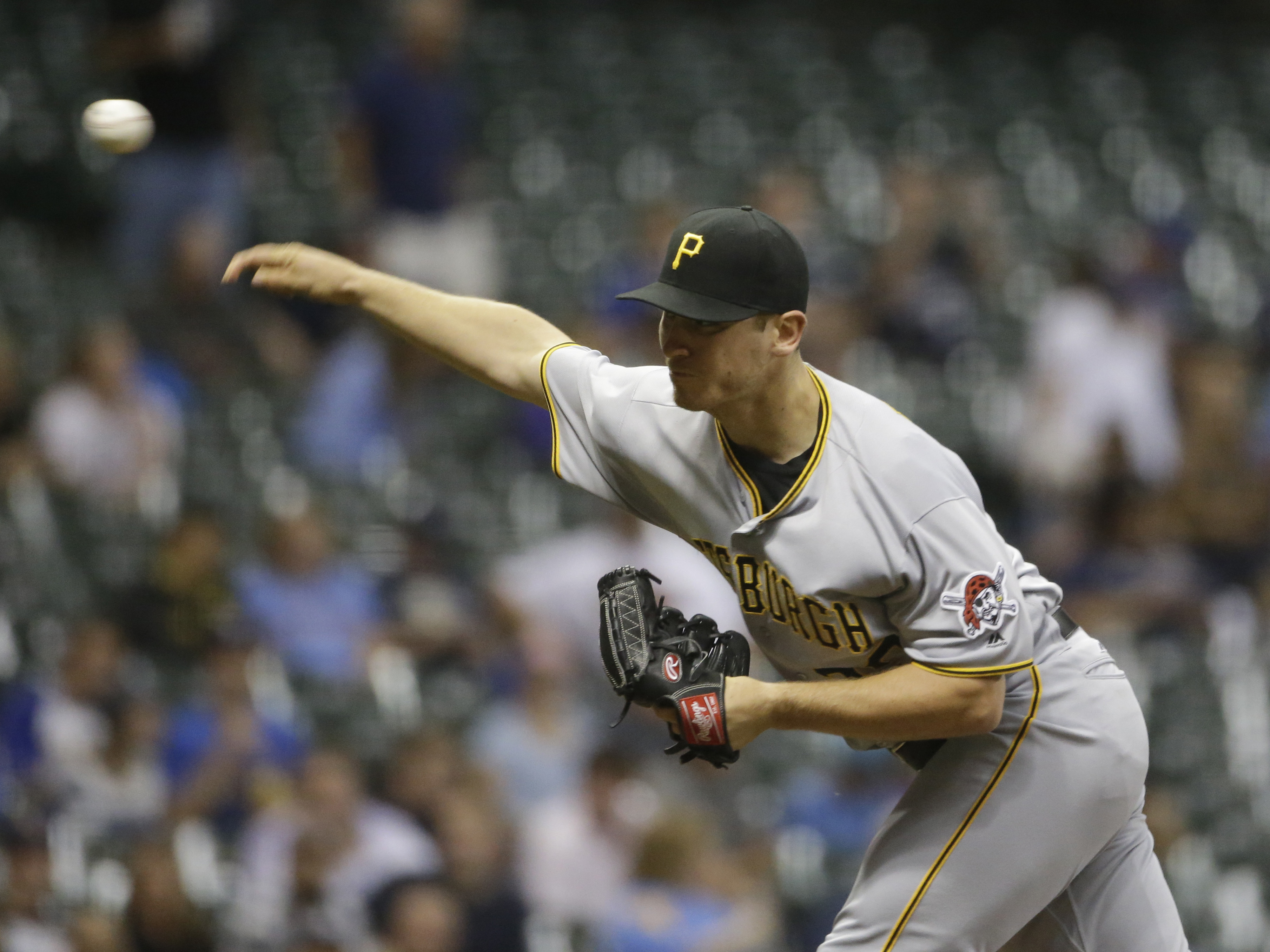 Pirates beat Brewers 4-1 for sixth straight at Miller Park