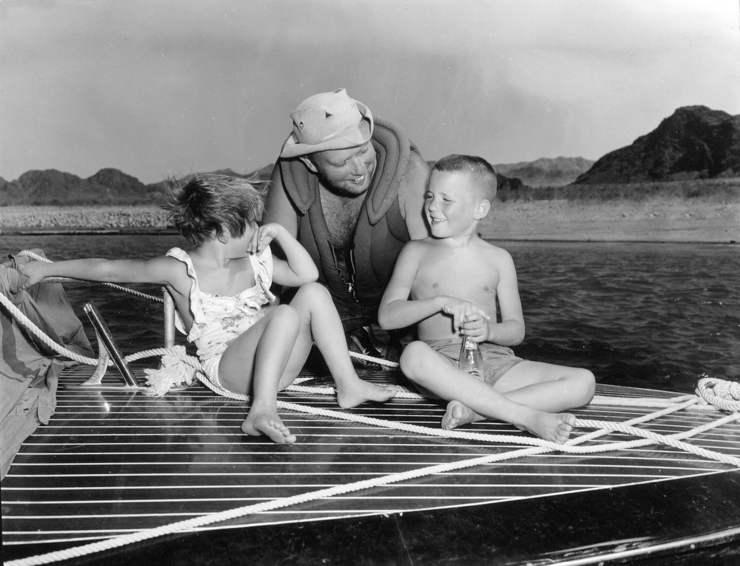 Bill Belknap with his children in 1950. Photo courtesy of Bill Belknap Family.