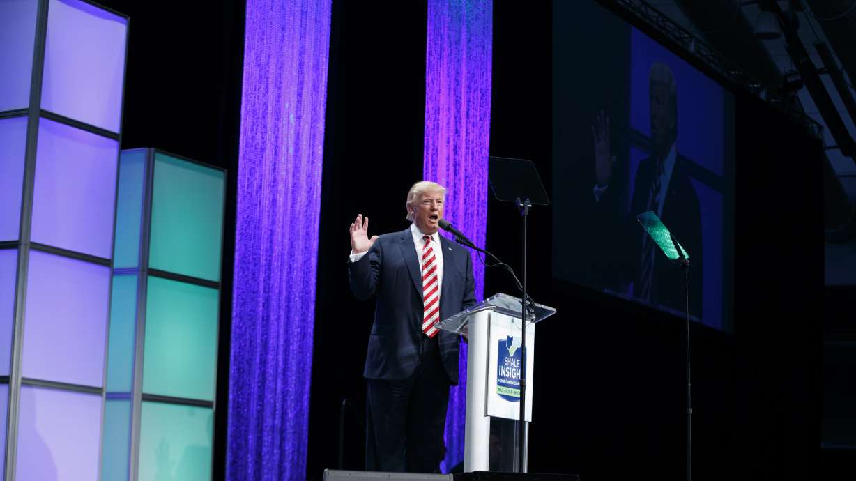 Advisers warn Trump not to get riled by Clinton in debate