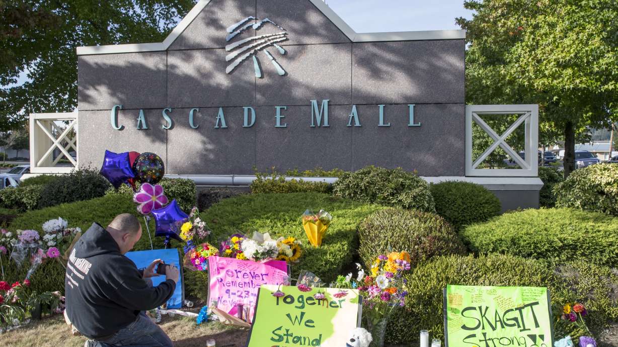 Mall victims include Macy's worker, teen, probation officer