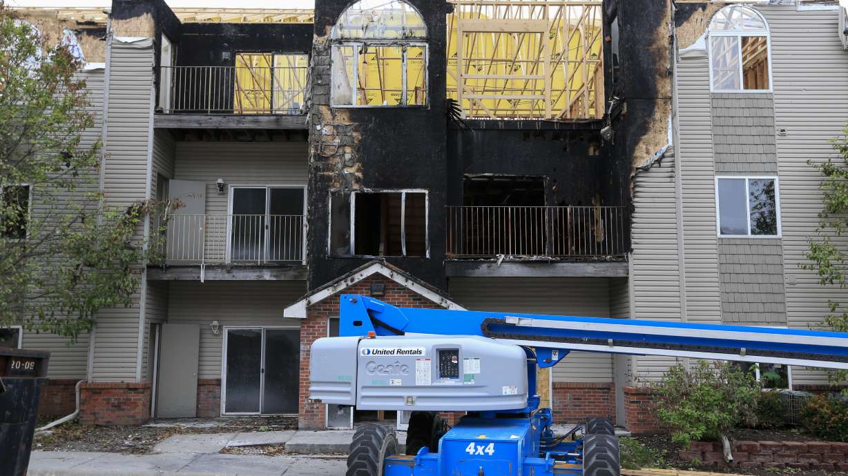 City rejects smoking ban for apartments in Omaha suburb