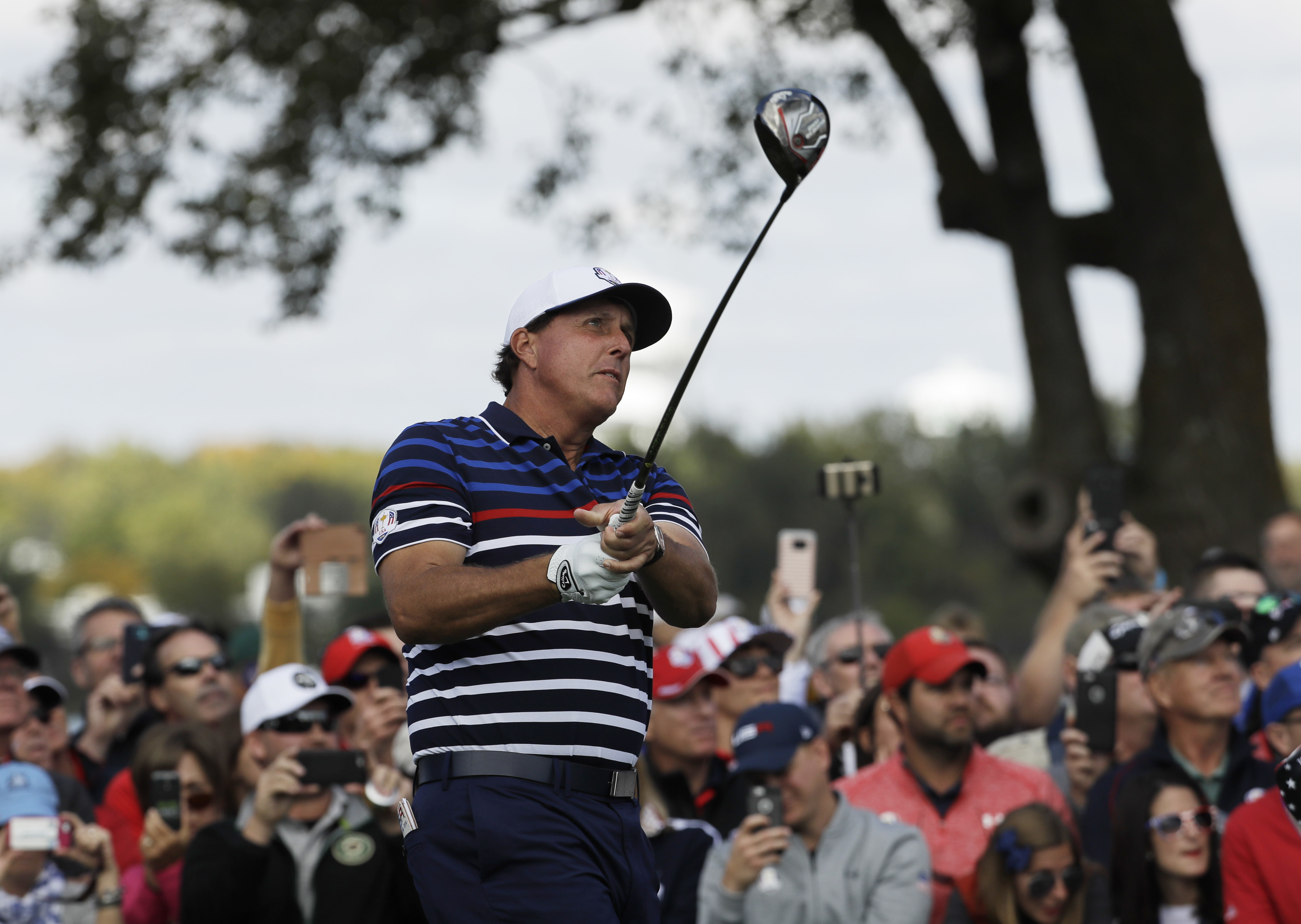 Column: Mickelson just can't help himself with trash talk