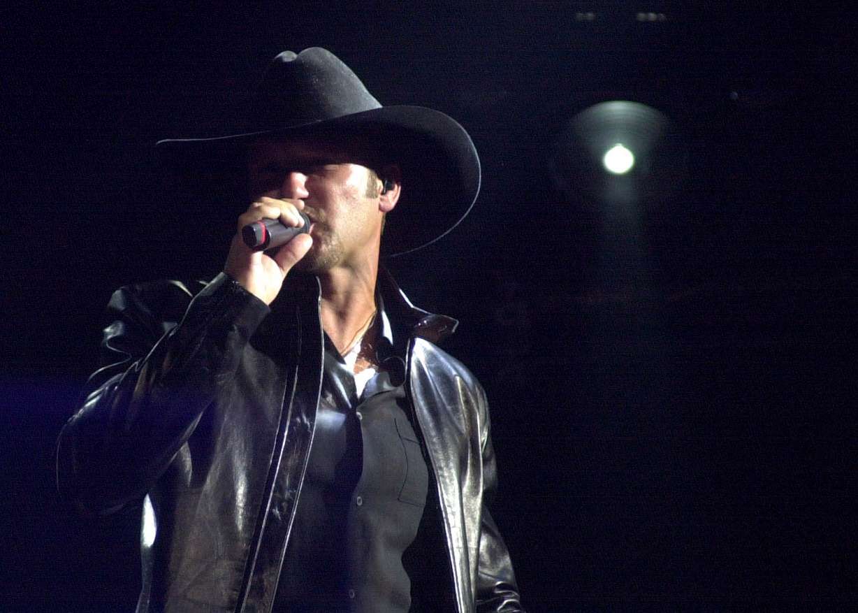Tim McGraw performs at the Delta Center Friday, July 28, 2000 as part of his and his wife Faith Hill's Soul 2 Soul Tour 2000. (Photo by Jason Olson, Deseret News, File)