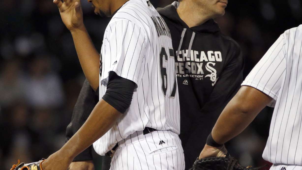 Ventura declines to discuss report he's leaving White Sox